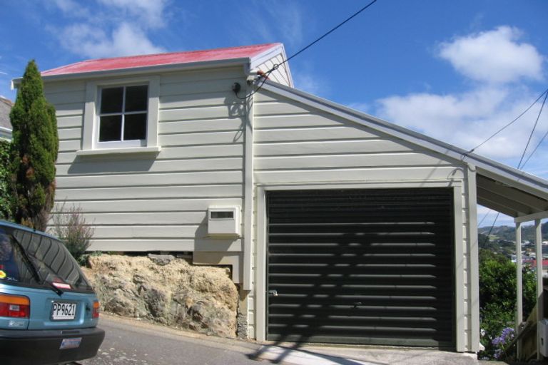 Photo of property in 12 Stafford Street, Mount Victoria, Wellington, 6011