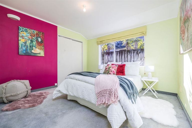 Photo of property in 11 Picasso Drive, West Harbour, Auckland, 0618