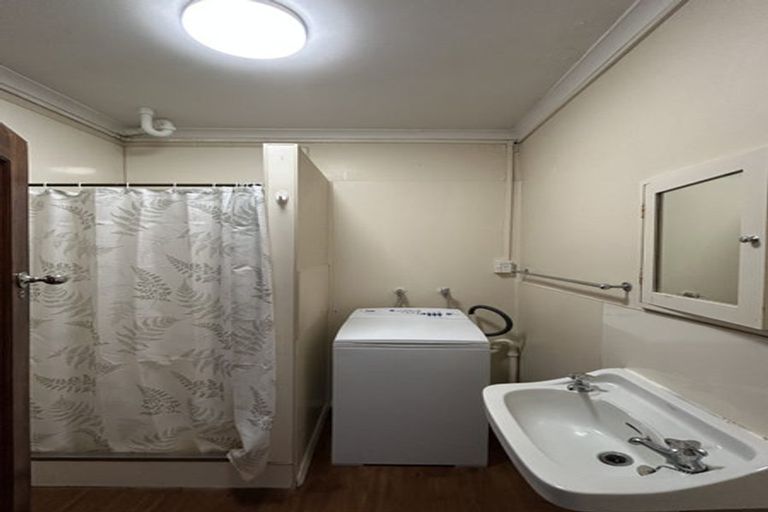 Photo of property in Elms Court Flats, 5/367 The Terrace, Te Aro, Wellington, 6011