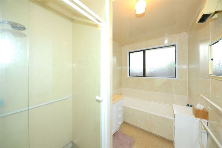 Photo of property in 2/5 Peebles Drive, Hei Hei, Christchurch, 8042