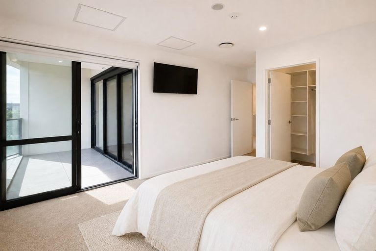 Photo of property in Apollo Apartments, 201/46 Rosedale Road, Rosedale, Auckland, 0632