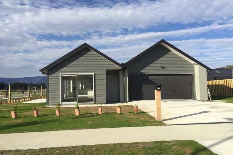 Photo of property in 66 Obelisk Street, Wanaka, 9305