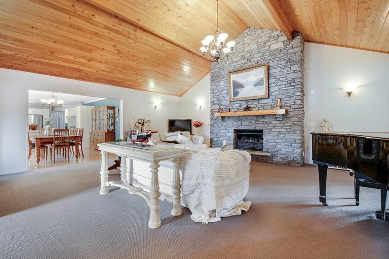 Photo of property in 30 Mccallum Drive, Sandspit, Warkworth, 0982