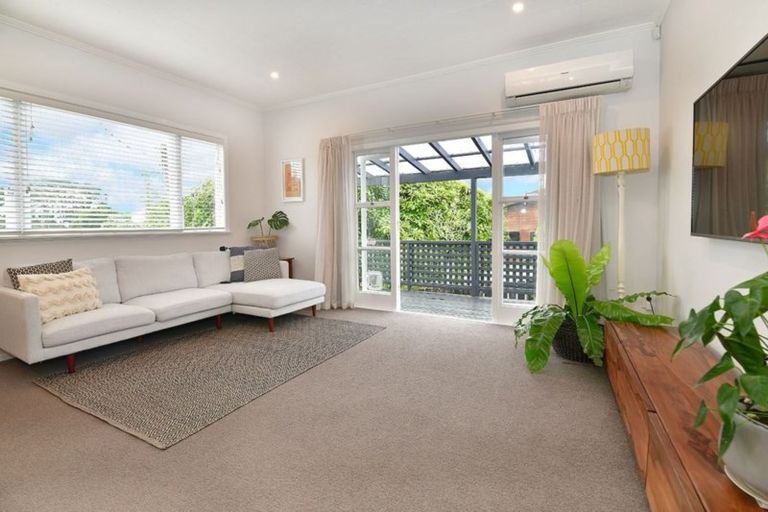 Photo of property in 20 Karaka Street, Helensville, 0800