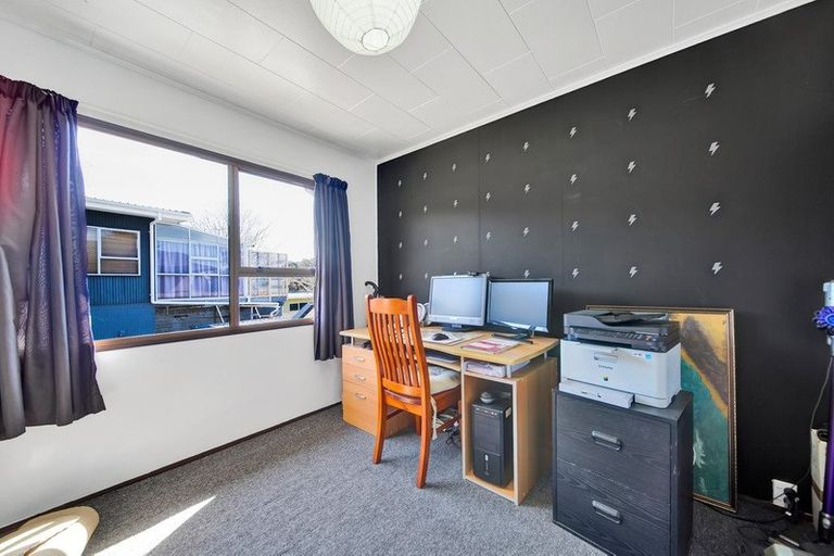 Photo of property in 7 Warren Place, Frankleigh Park, New Plymouth, 4310