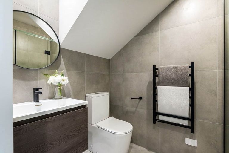 Photo of property in 18 Mina Way, Browns Bay, Auckland, 0630