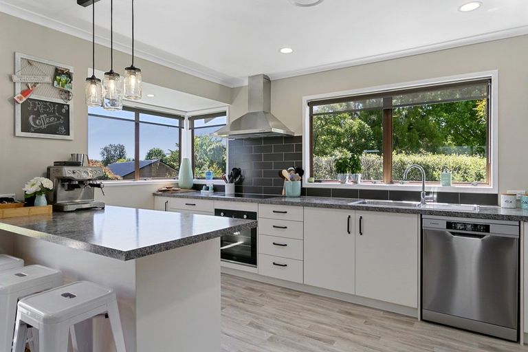 Photo of property in 5 Tobin Place, Richmond Heights, Taupo, 3330