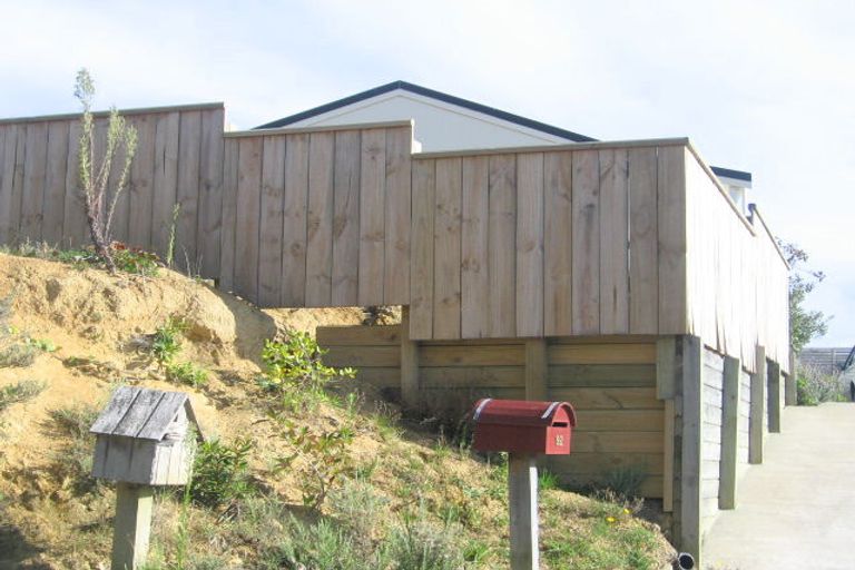 Photo of property in 92 Arawhata Street, Ranui, Porirua, 5024