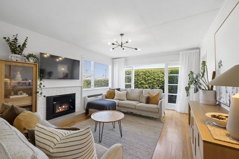 Photo of property in 9 Trafalgar Street, Westown, New Plymouth, 4310