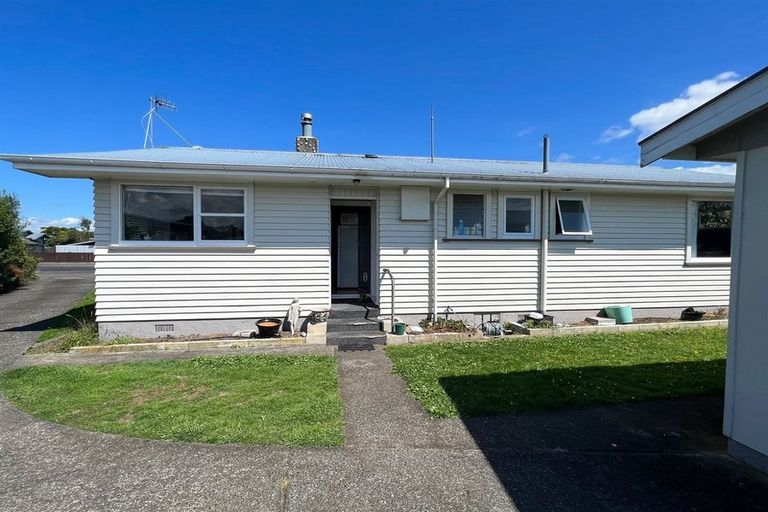 Photo of property in 3 Gertrude Street, Dannevirke, 4930
