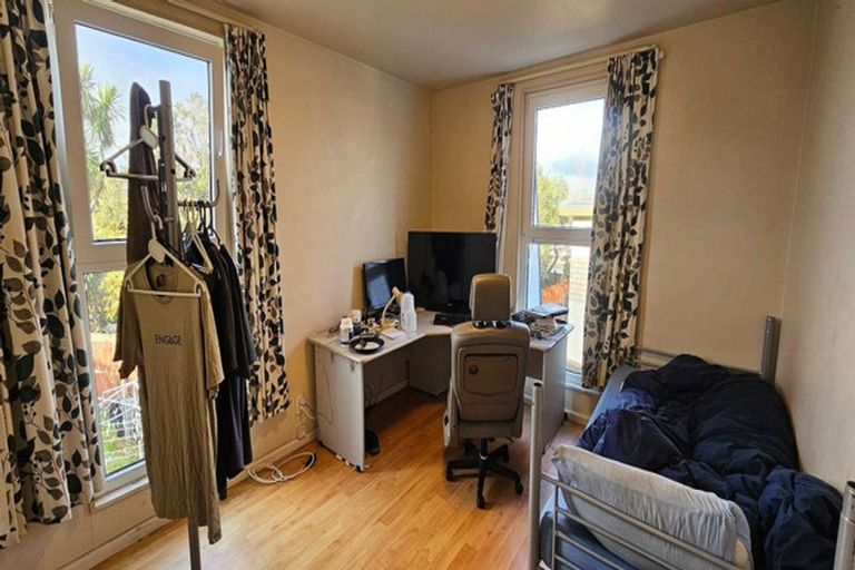Photo of property in 28 Delaware Crescent, Russley, Christchurch, 8042