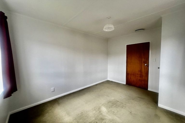 Photo of property in 8 Gillespie Street, Taita, Lower Hutt, 5011