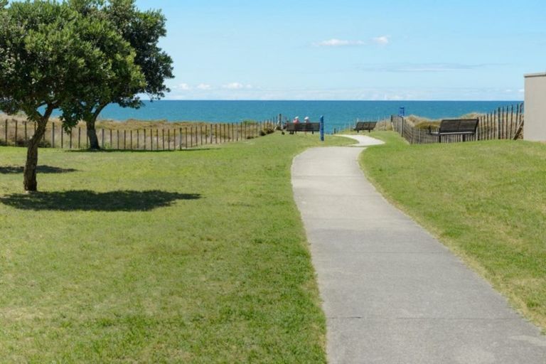 Photo of property in 10 Sunbrae Grove, Mount Maunganui, 3116