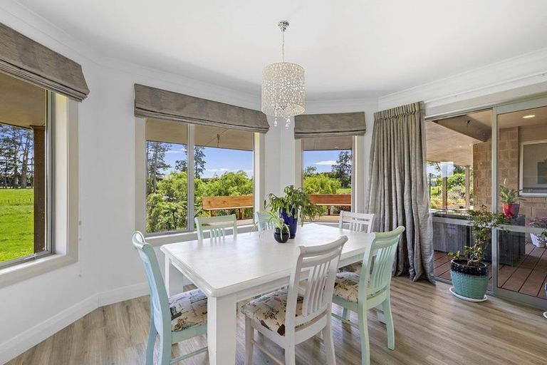 Photo of property in 32 Arthur Road, Paraite, New Plymouth, 4373