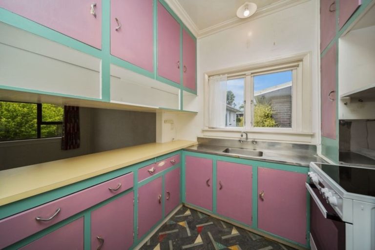 Photo of property in 13 Selwyn Street, Lower Vogeltown, New Plymouth, 4310