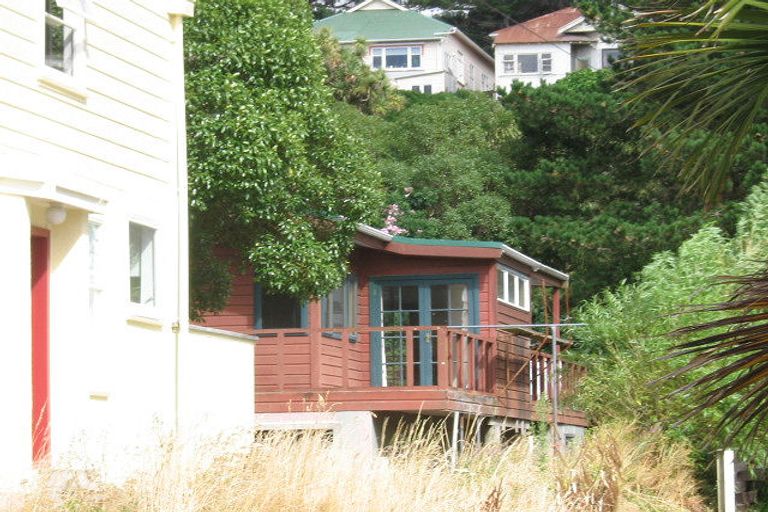 Photo of property in 2b Stanley Street, Berhampore, Wellington, 6023