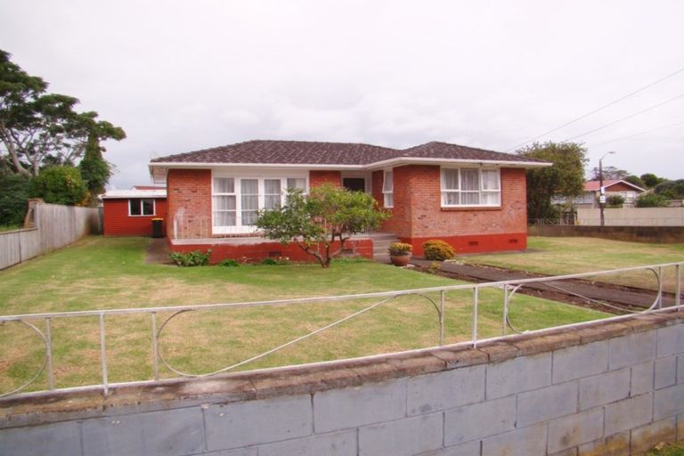 Photo of property in 20 Muir Avenue, Mangere Bridge, Auckland, 2022