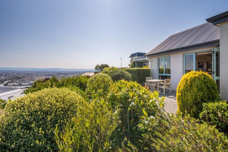 Photo of property in 190 Cannon Hill Crescent, Mount Pleasant, Christchurch, 8081