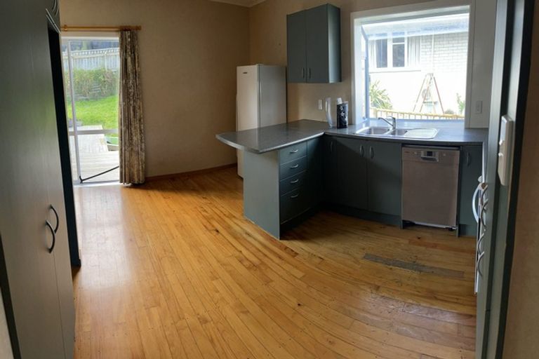 Photo of property in 7 Thompson Grove, Ranui, Porirua, 5024