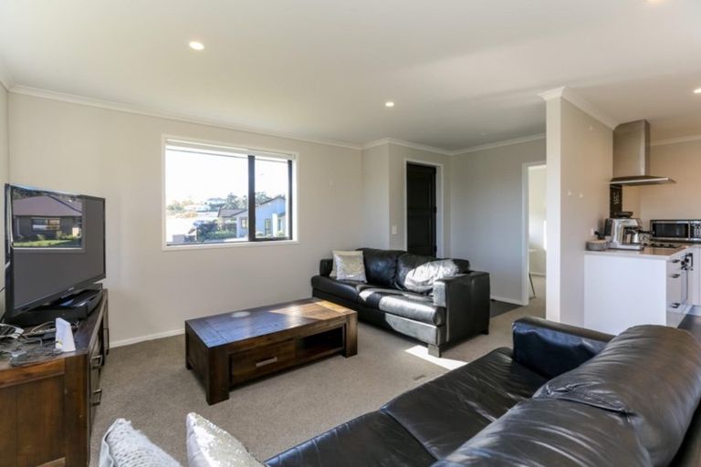 Photo of property in 2/59 Wallath Road, Westown, New Plymouth, 4310