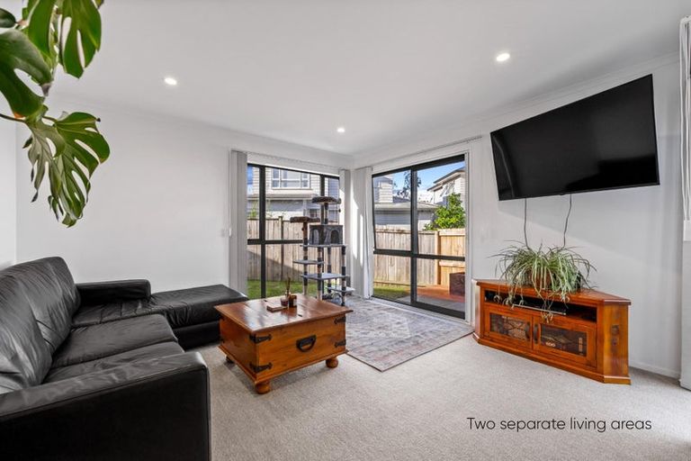 Photo of property in 22 William Wallbank Crescent, Swanson, Auckland, 0614