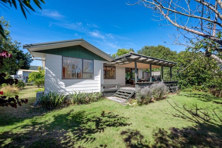 Photo of property in 30 Candu Lane, Kinloch, Taupo, 3377
