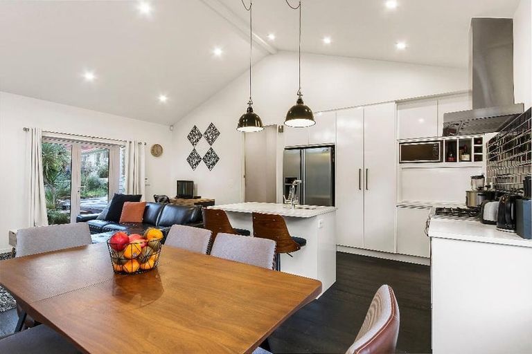 Photo of property in 625a Swanson Road, Swanson, Auckland, 0612