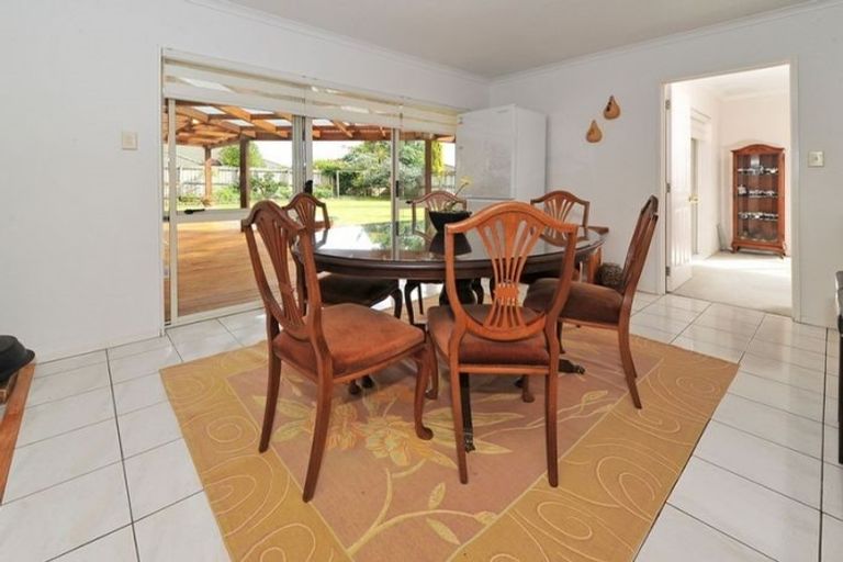 Photo of property in 12 Linicro Place, Wattle Downs, Auckland, 2103