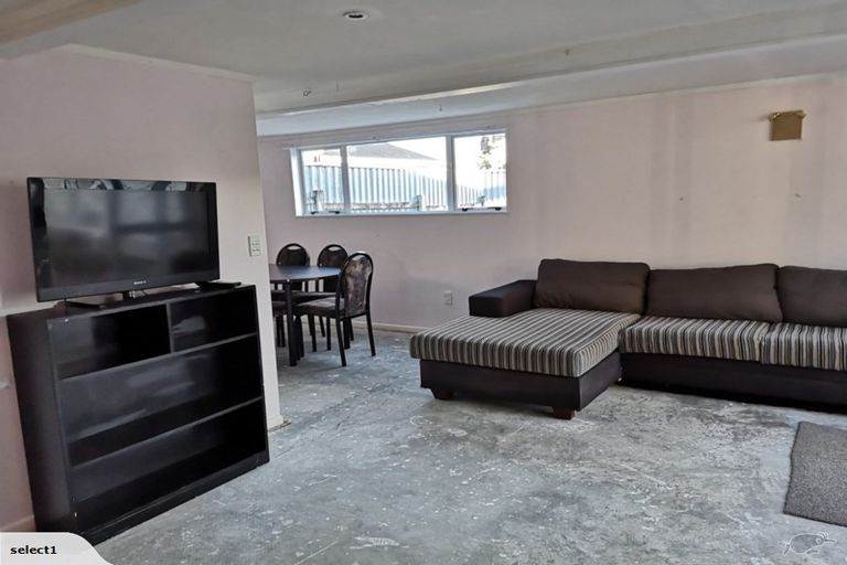 Photo of property in 1118 Fergusson Drive, Clouston Park, Upper Hutt, 5018