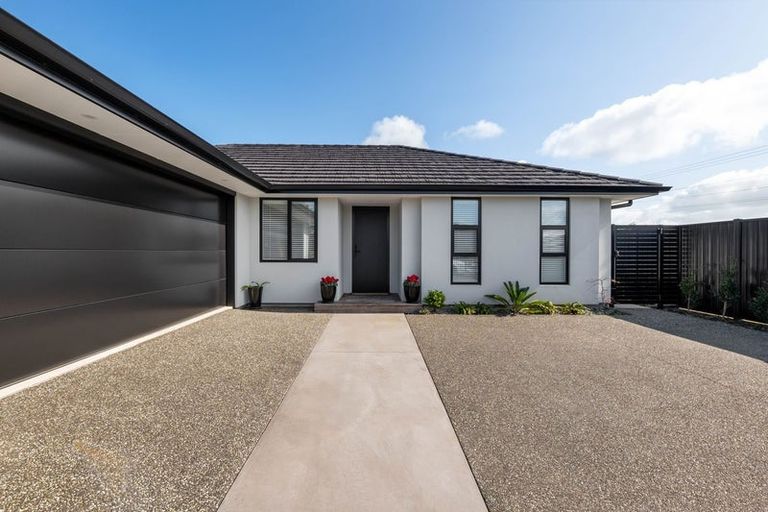Photo of property in 2 Atea Place, Hawera, 4610