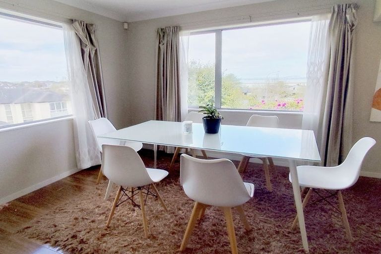 Photo of property in 1a Marina View Drive, Hobsonville, Auckland, 0618