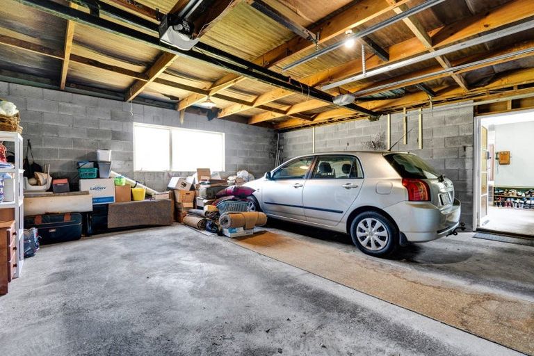 Photo of property in 120 Paraite Road, Paraite, New Plymouth, 4373