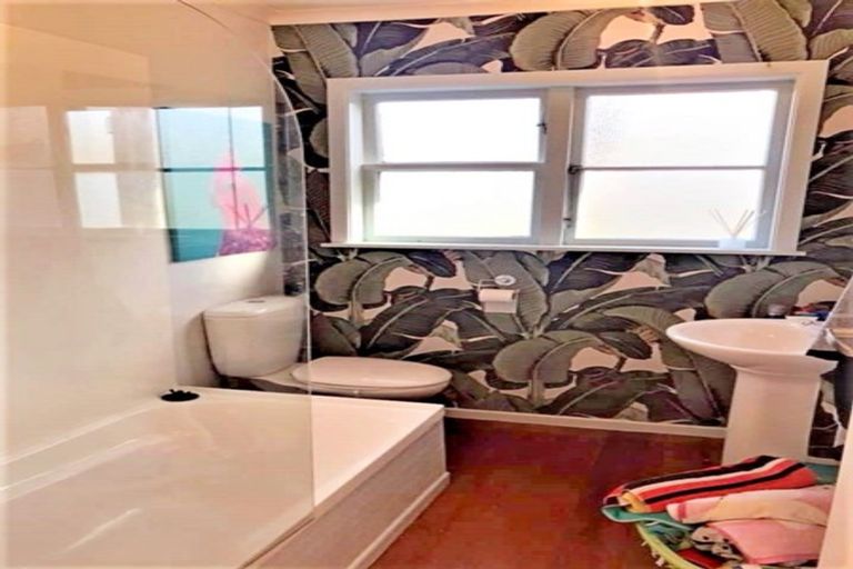 Photo of property in 94 Woodland Road, Johnsonville, Wellington, 6037