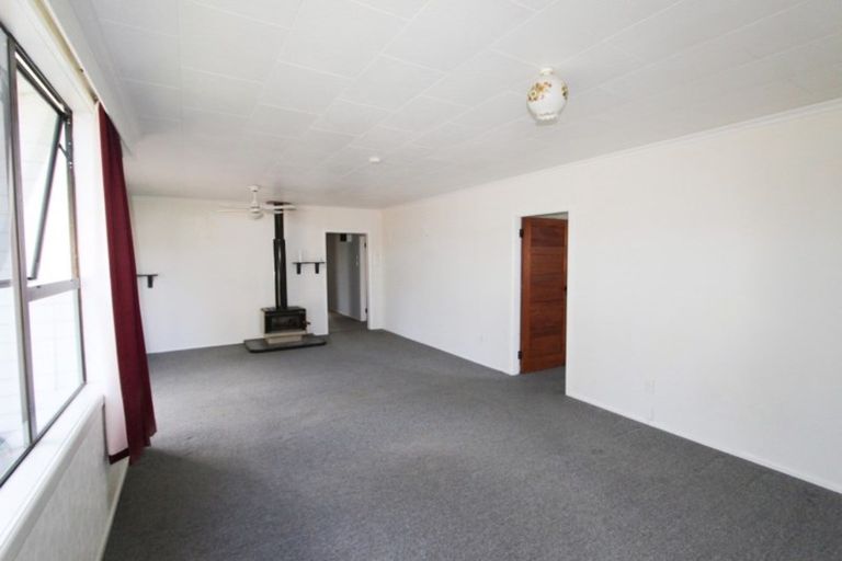 Photo of property in 32 Cambridge Street, Pahiatua, 4910