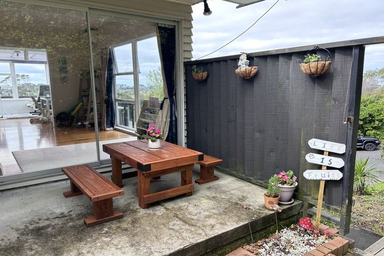 Photo of property in 6 Cypress Place, Sunnynook, Auckland, 0620