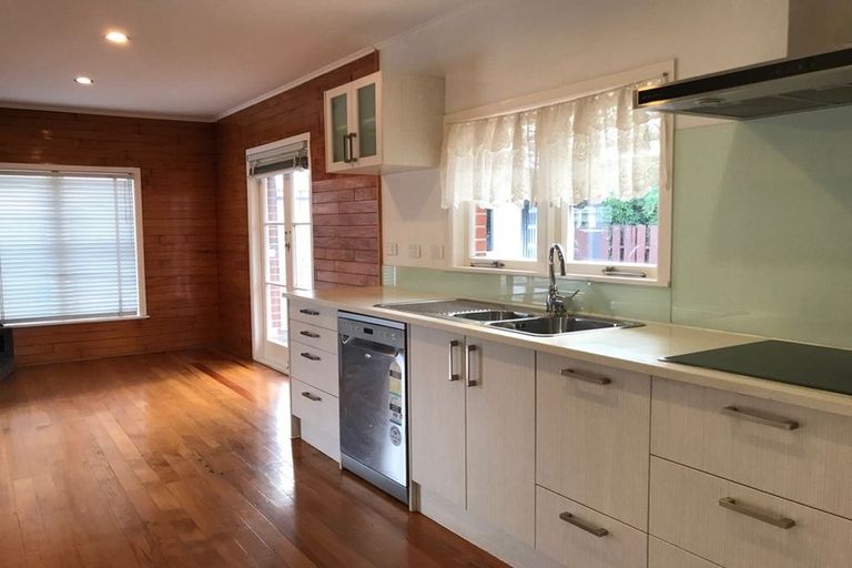 Photo of property in 6 Mildmay Road, Henderson, Auckland, 0610