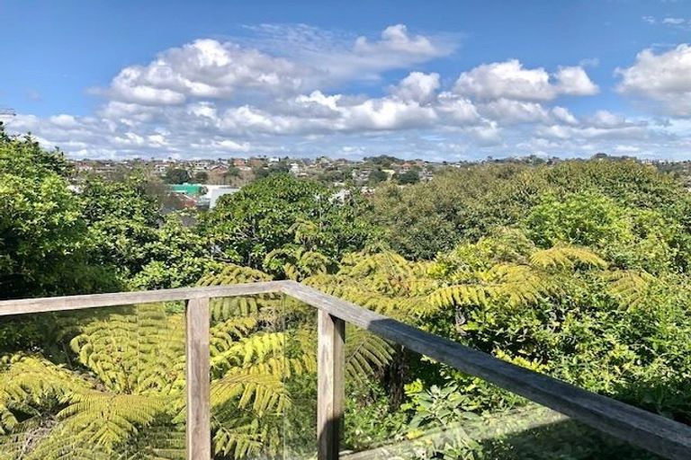 Photo of property in 1 Paterson Mews, Browns Bay, Auckland, 0630