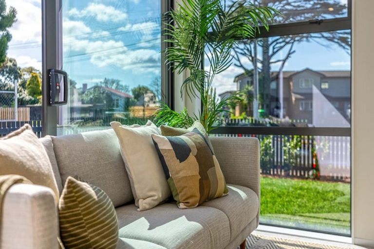 Photo of property in 32 Swanson Road, Henderson, Auckland, 0610