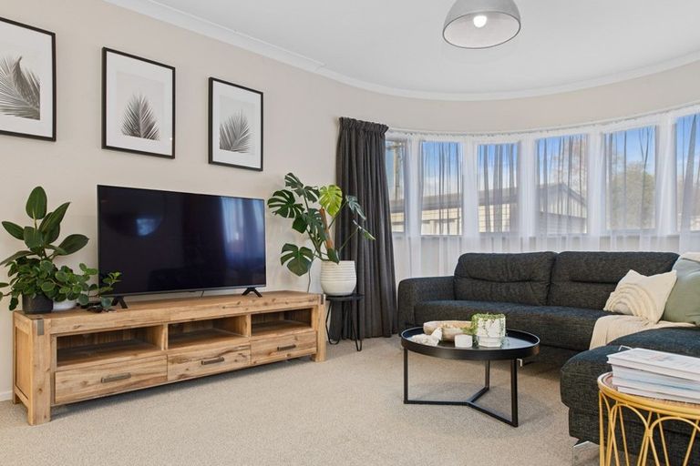 Photo of property in 15 Corlett Street, Utuhina, Rotorua, 3015