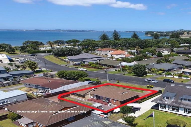 Photo of property in 7a Beach Road, Orewa, 0931