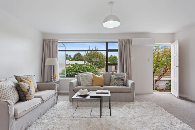 Photo of property in 2/108 Staveley Street, Avonhead, Christchurch, 8042