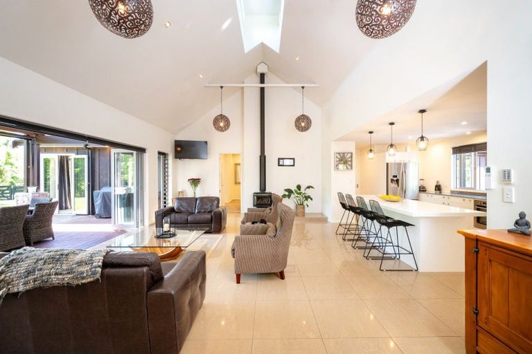 Photo of property in 38 Tauroa Valley Road, Havelock North, 4130