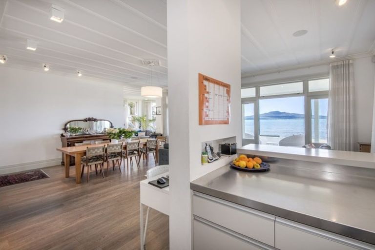 Photo of property in 4 Bath Street, Devonport, Auckland, 0624