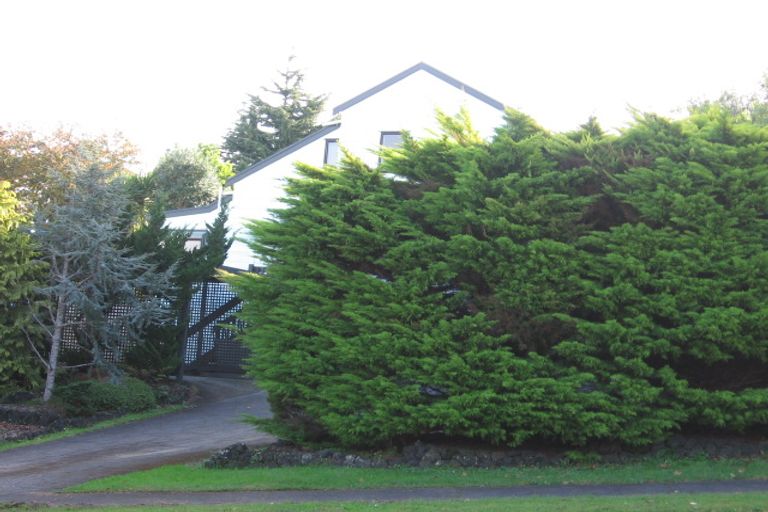 Photo of property in 38 Eugenia Rise, Totara Heights, Auckland, 2105