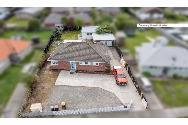 Photo of property in 8 Grosvenor Street, Redwood, Christchurch, 8051