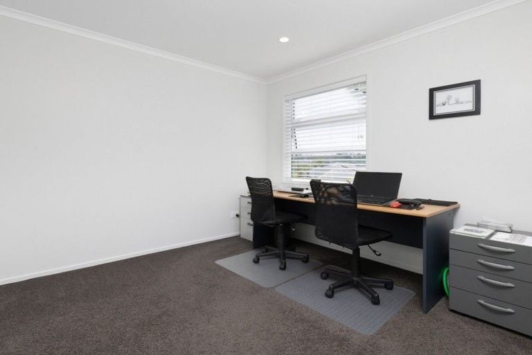 Photo of property in 18 Ellesmere Close, Pyes Pa, Tauranga, 3112