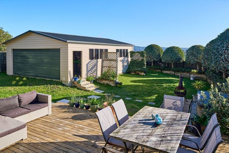 Photo of property in 6 Cleat Street, Whitby, Porirua, 5024