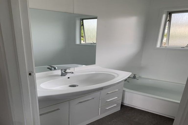 Photo of property in 17 Toia Street, Marton, 4710