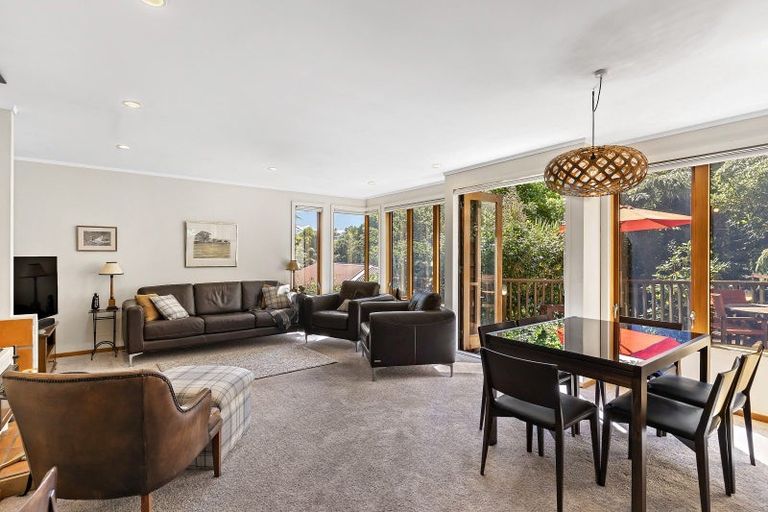 Photo of property in 41 Rona Street, Eastbourne, Lower Hutt, 5013