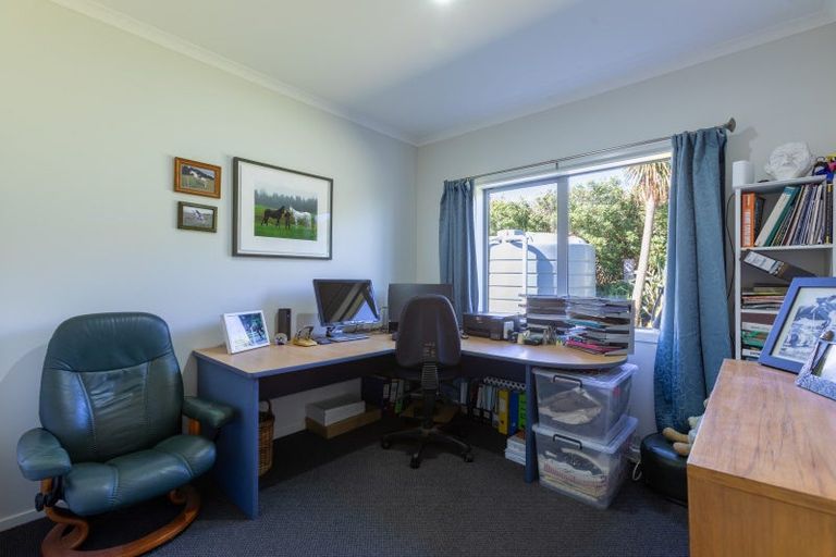 Photo of property in 11 Adelaide Road, Dannevirke, 4978